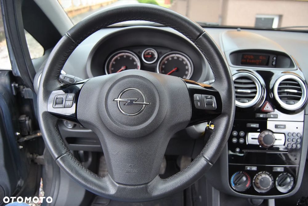 Opel Corsa 1.4 Cosmo - 7