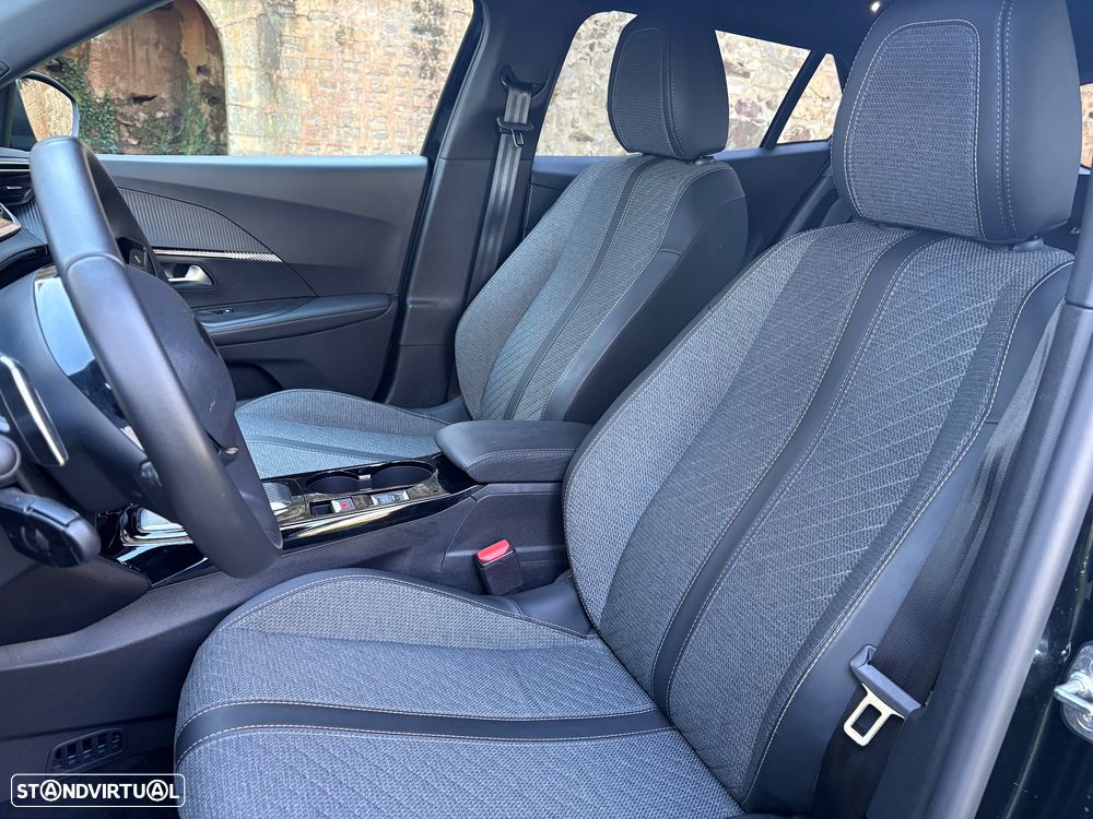 Peugeot 2008 1.2 Hybrid Allure e-DCS6 - 11