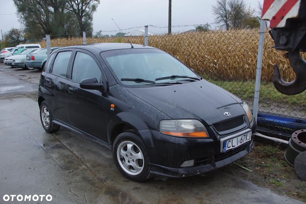 Auto na części - Daewoo Kalos 1.4 E-TEC II 94 KM F14D3 2005R Silnik Skrzynia Drzwi Maska Klapa Błotnik Zderzak Lampa Lusterko Klamka Deska Kokpit Sterownik Moduł Licznik Kierownica Panel - 1