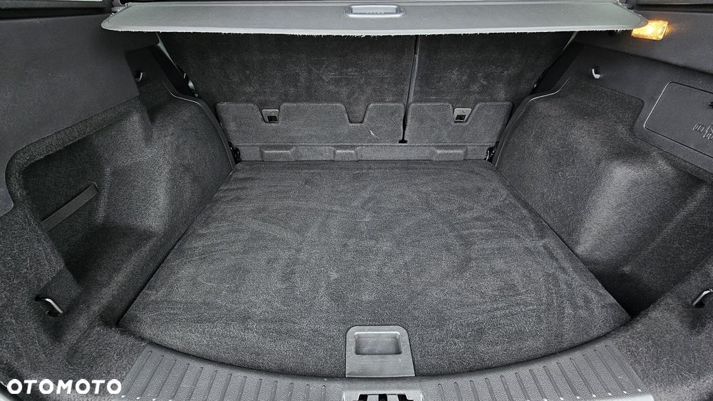 Ford Kuga 2.0 TDCi 4x2 ST-Line - 37