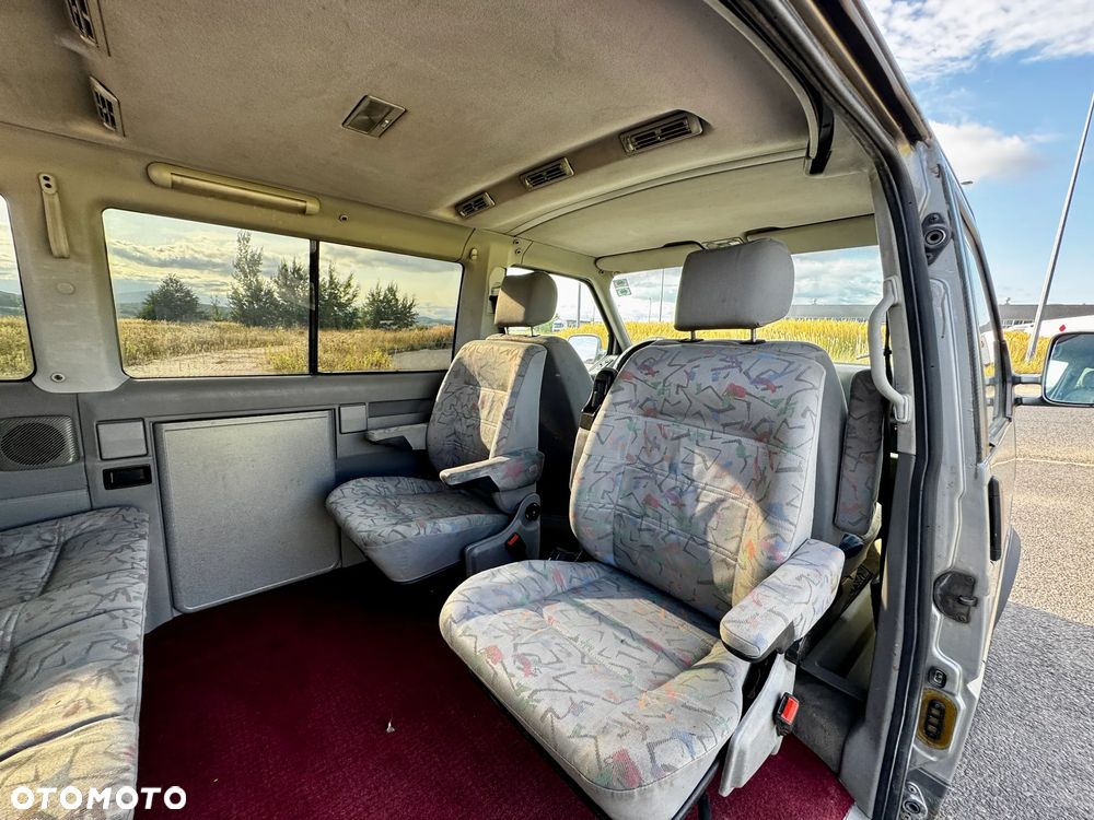 Volkswagen Multivan - 13