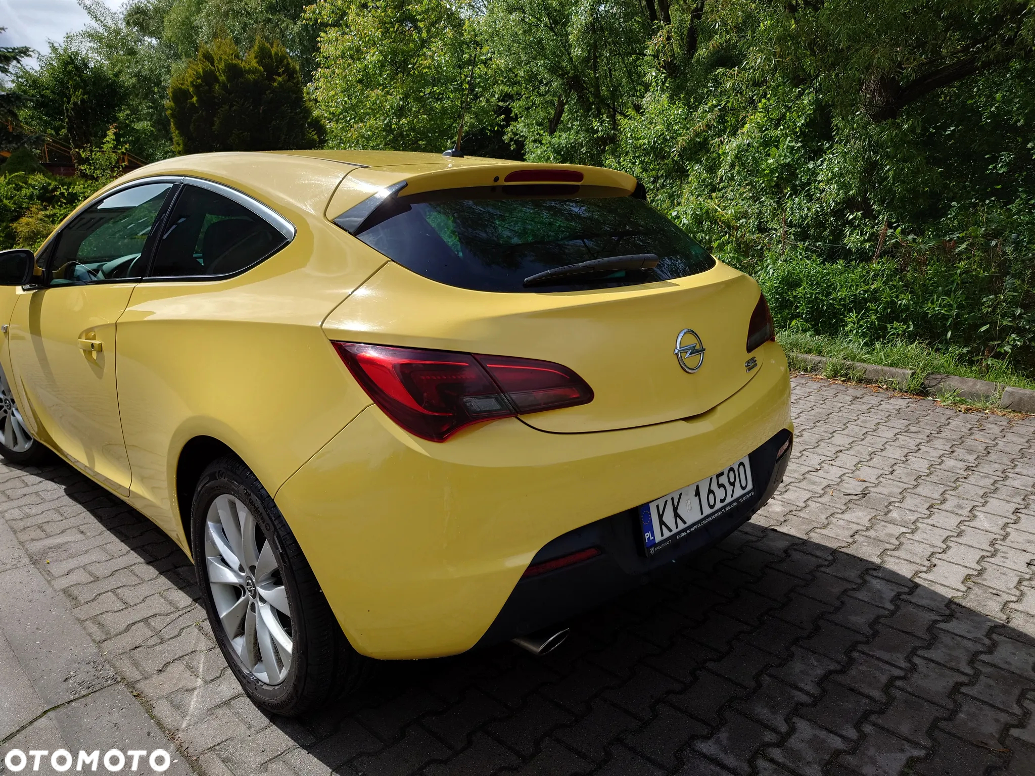 Opel Astra GTC 1.6 Turbo Edition - 2