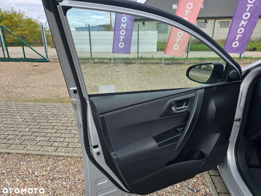 Toyota Auris 1.33 VVT-i Life - 17