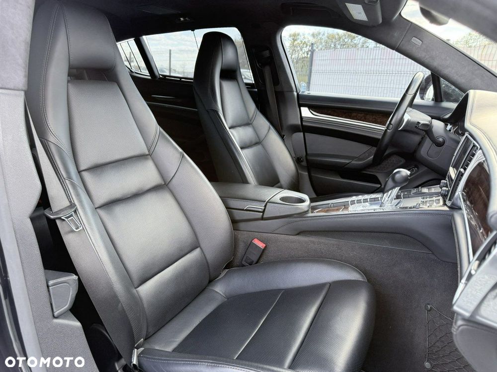Porsche Panamera Turbo Executive - 31