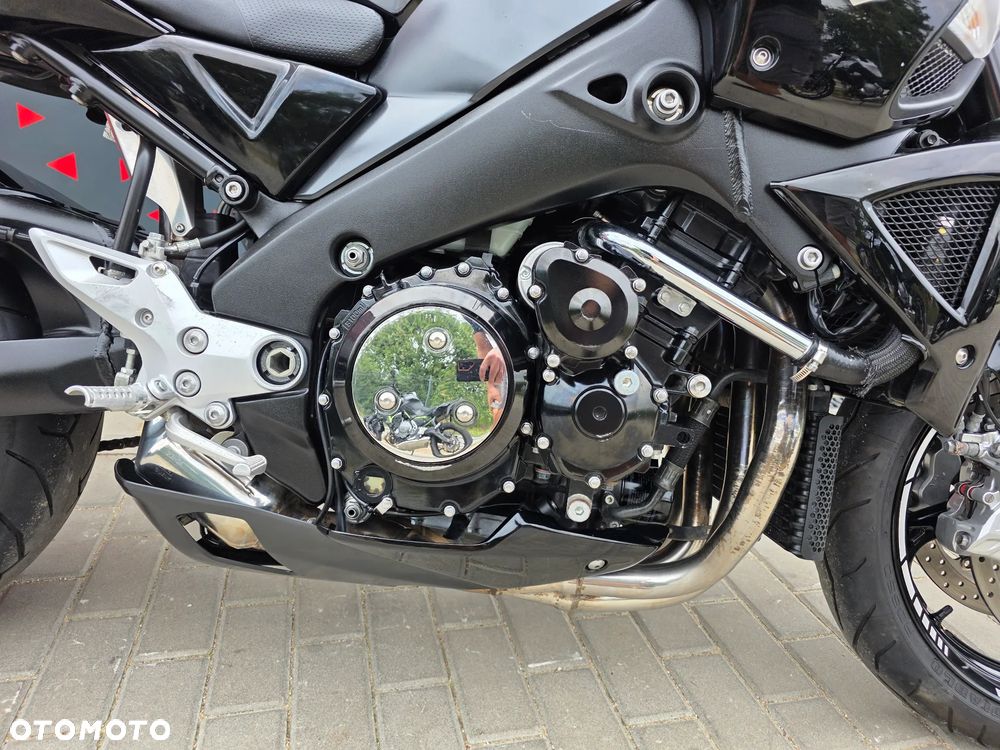 Suzuki GSX - 21