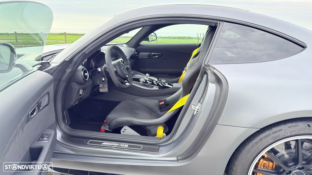 Mercedes-Benz AMG GT R - 29