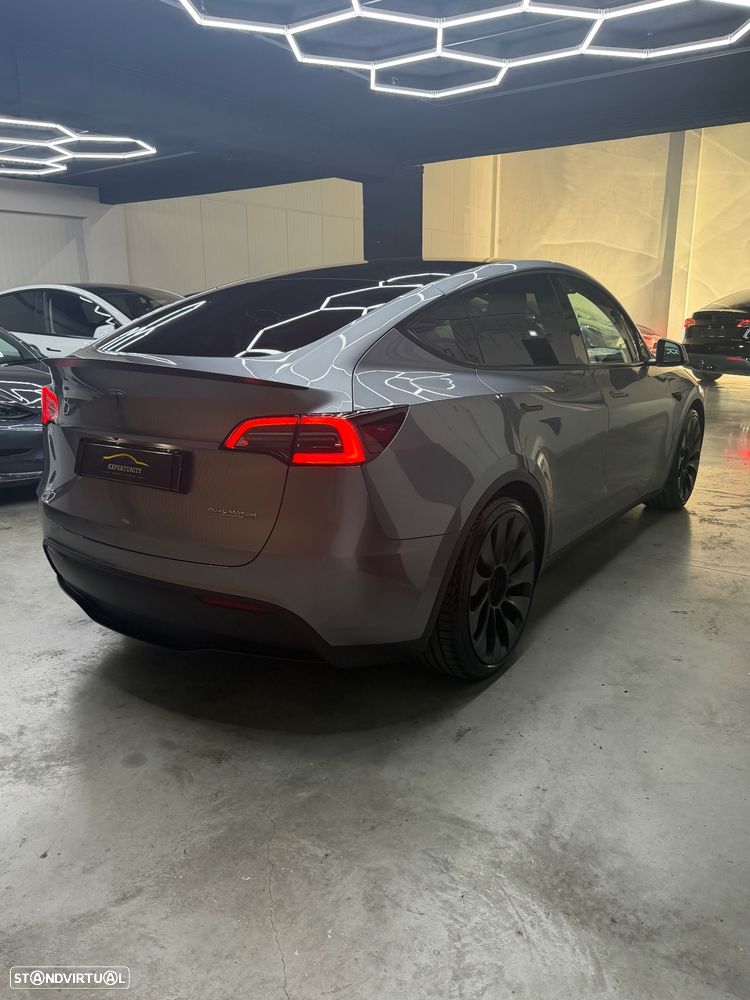 Tesla Model Y Performance Dual Motor AWD - 4
