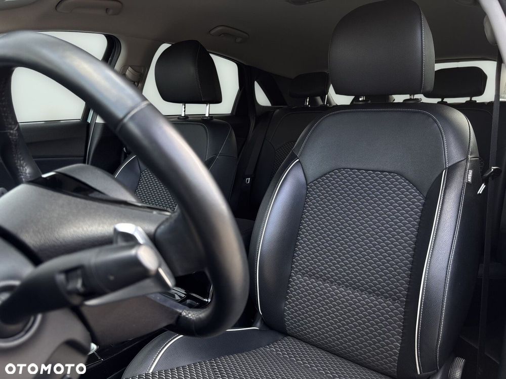 Kia Ceed 1.5 T-GDI Business Line DCT - 32