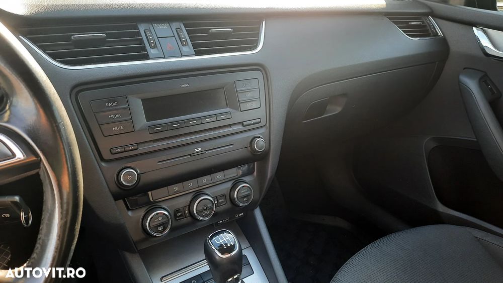 Skoda Octavia 1.2 TSI AMBITION - 9