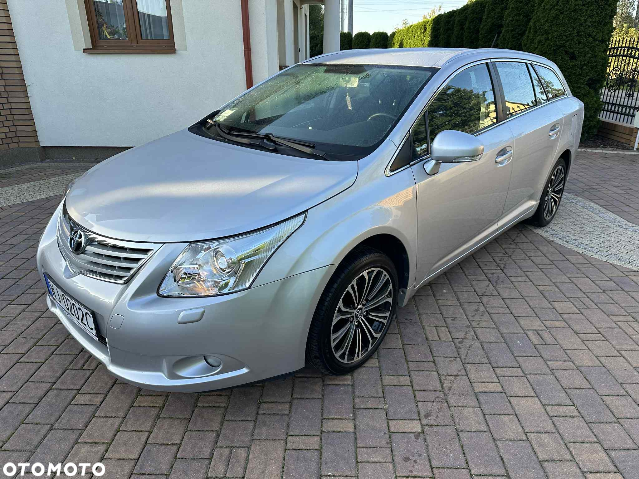 Toyota Avensis - 4