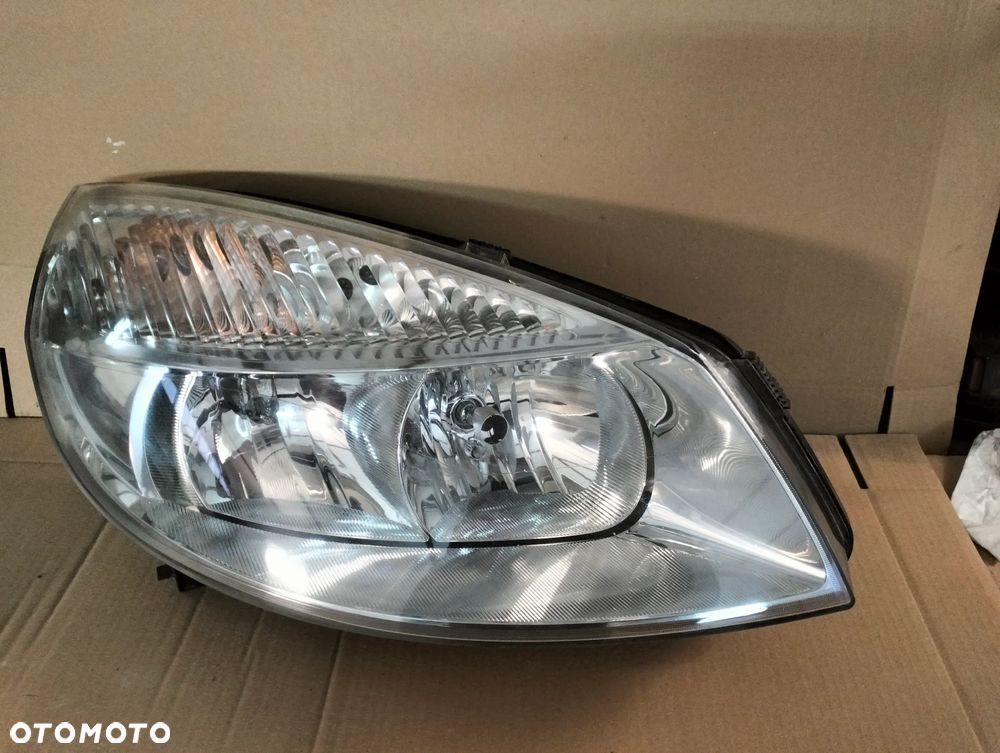 RENAULT SCENIC 2 LAMPA PRZÓD PRAWA ŁADNA - 1