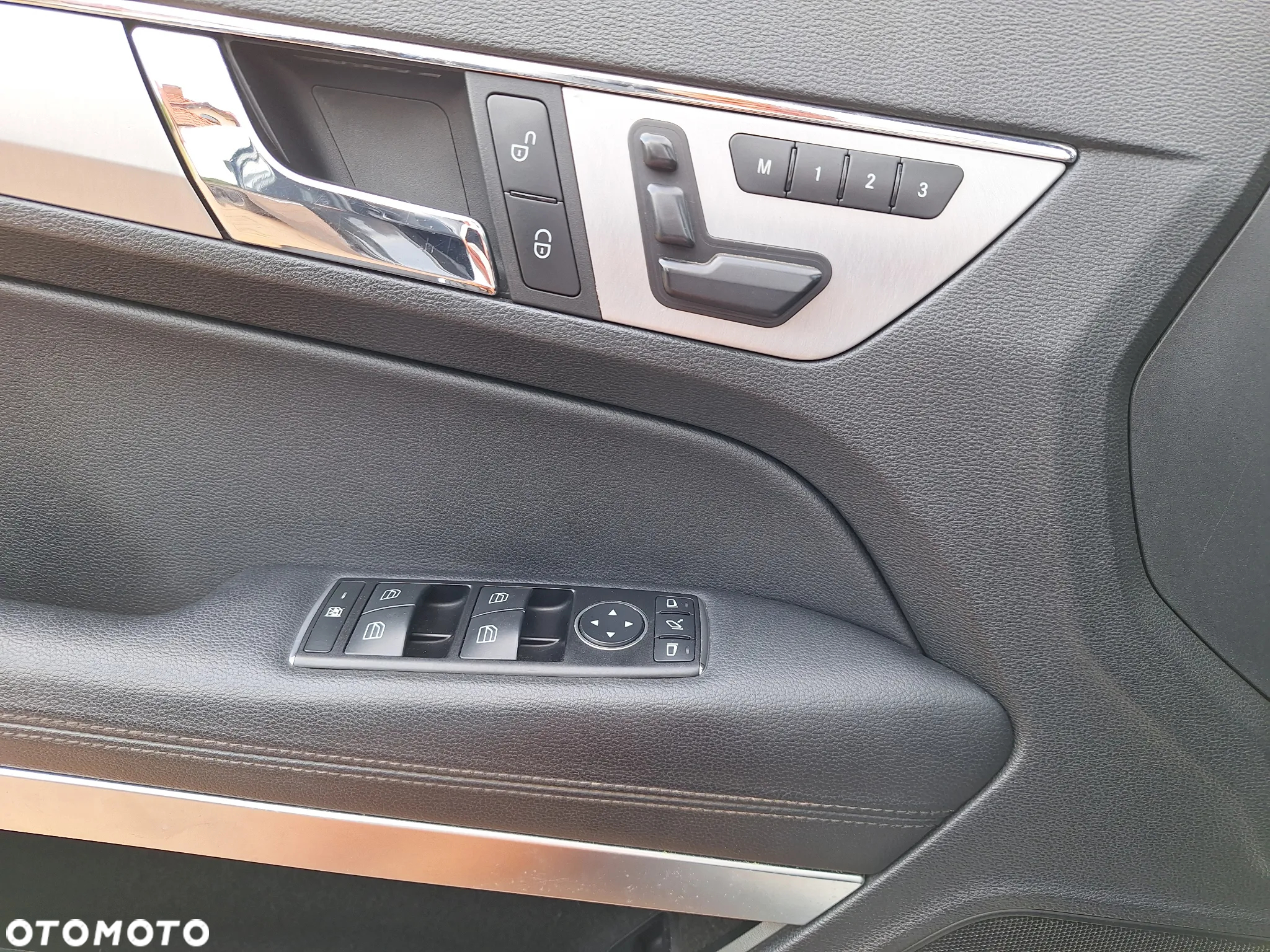 Mercedes-Benz Klasa E 350 CDI DPF Cabrio BlueEFFICIENCY 7G-TRONIC Prime Edition - 17