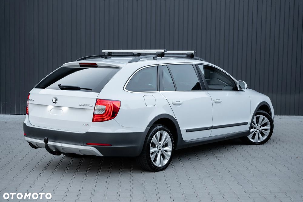 Skoda Superb 2.0 TDI 4x4 Elegance DSG - 6