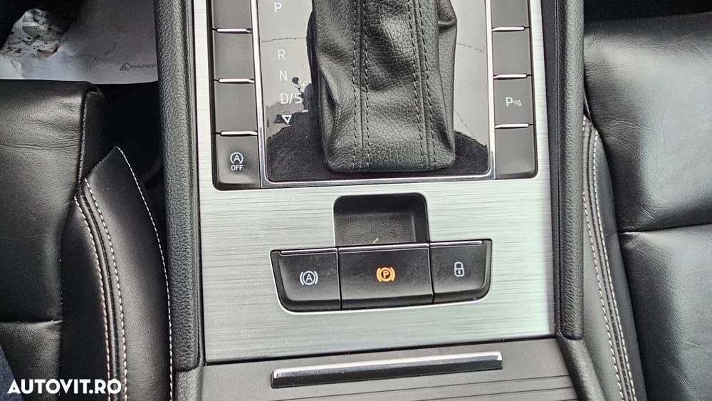 Skoda Superb 2.0 TDI DSG Premium Edition - 20