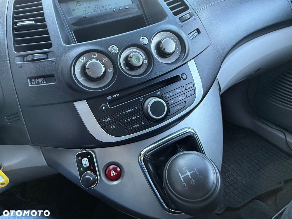 Mitsubishi Grandis - 39