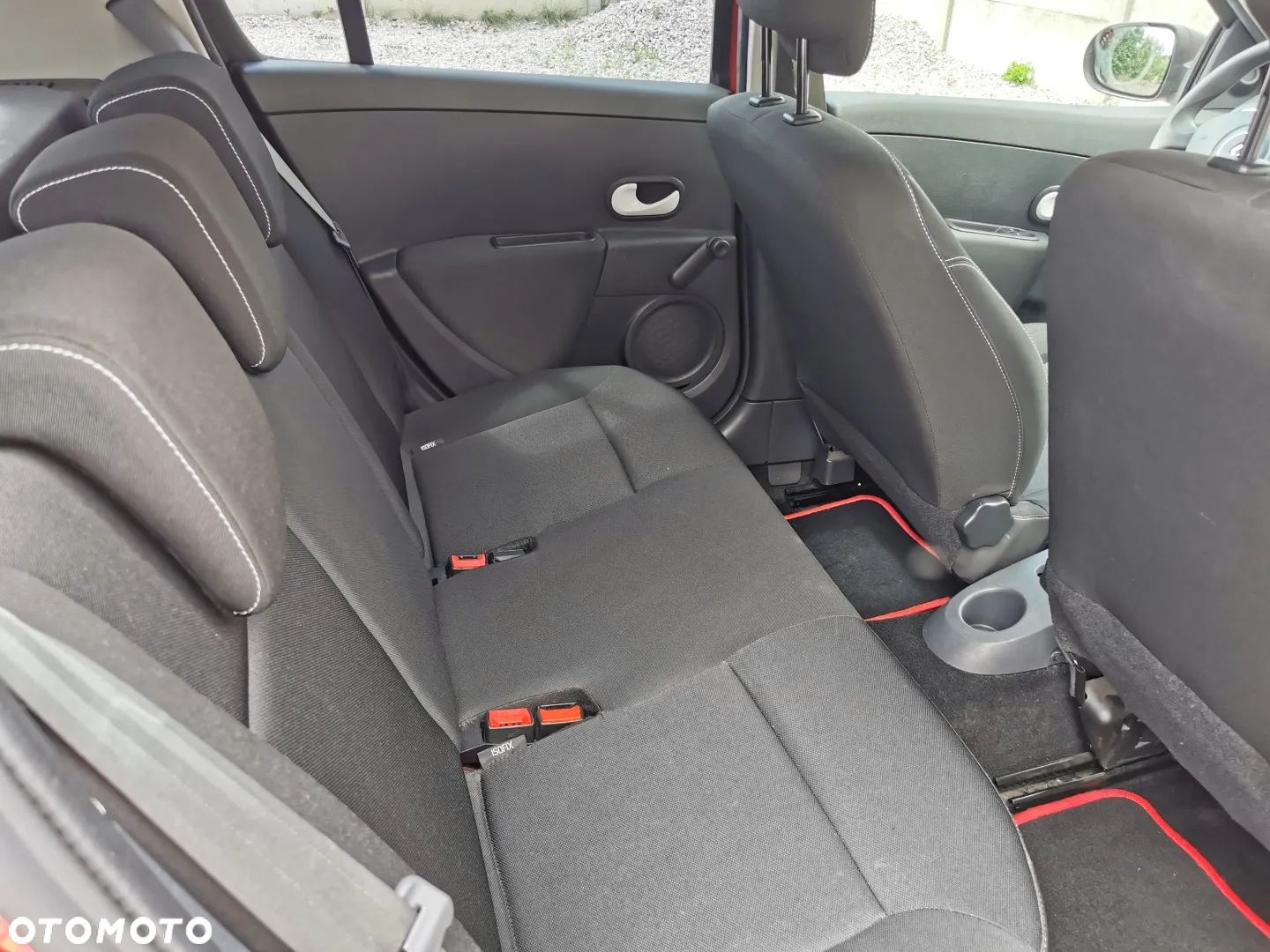 Renault Clio 1.2 16V 75 Yahoo - 13