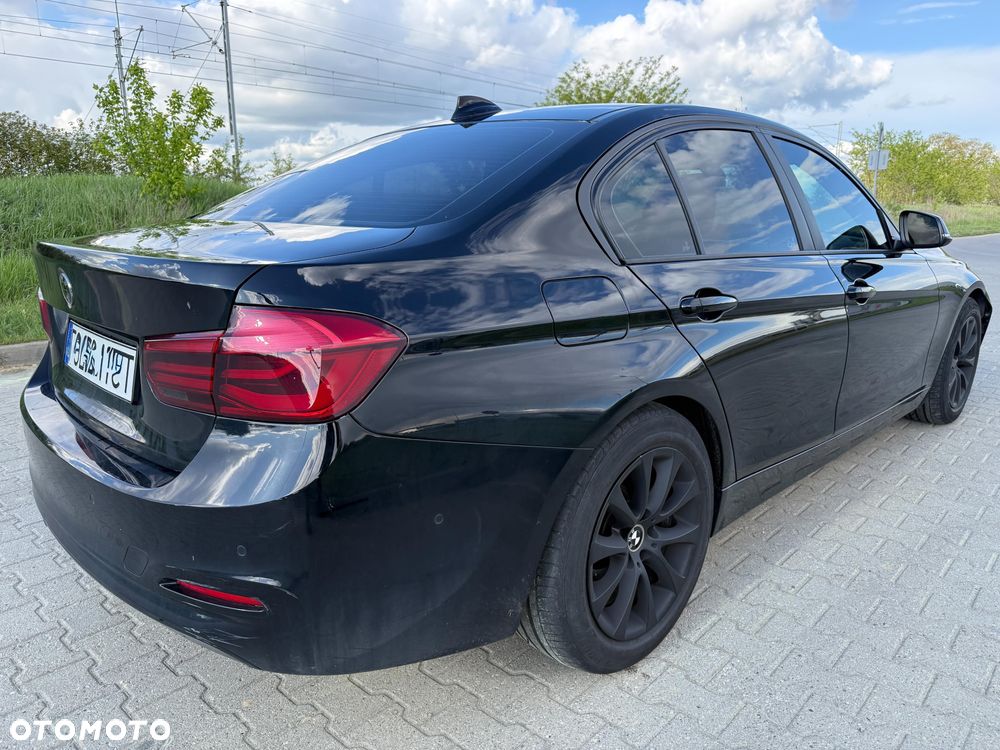 BMW Seria 3 320i - 8