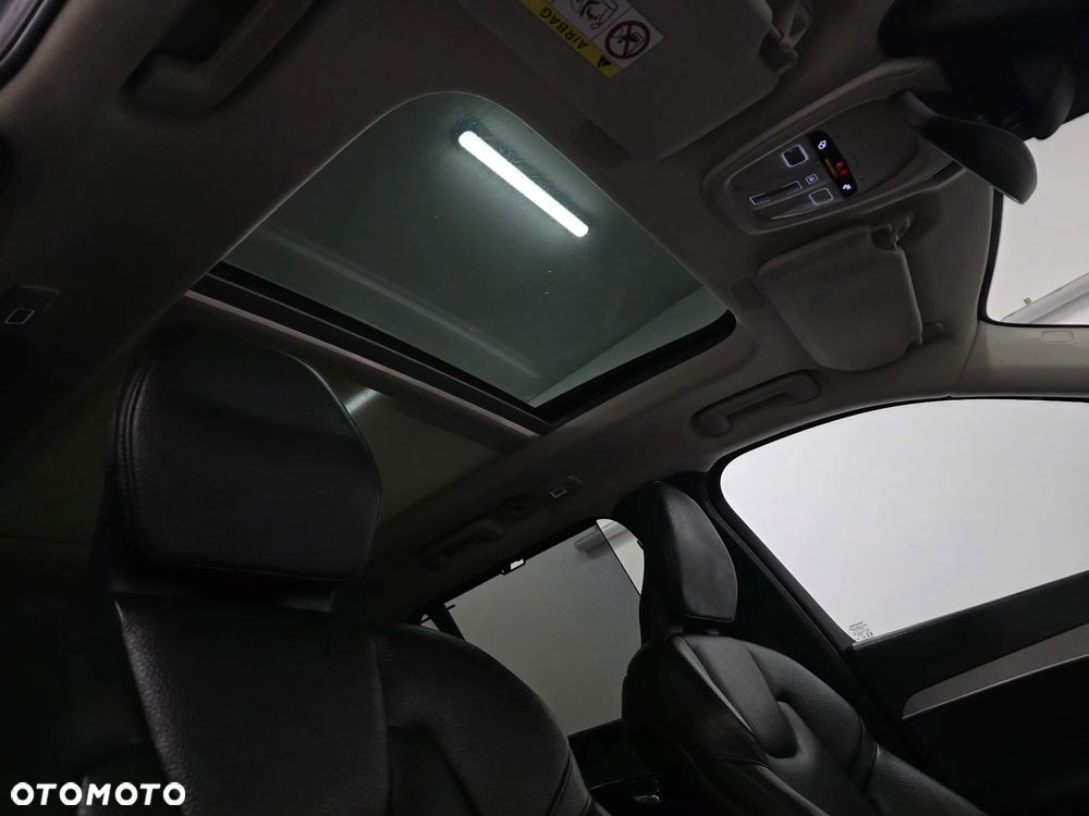 Volvo XC 90 B5 D AWD Geartronic RDesign - 27