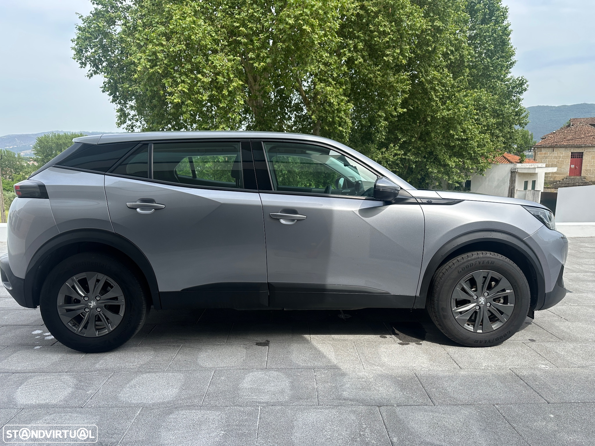 Peugeot e-2008 - 9