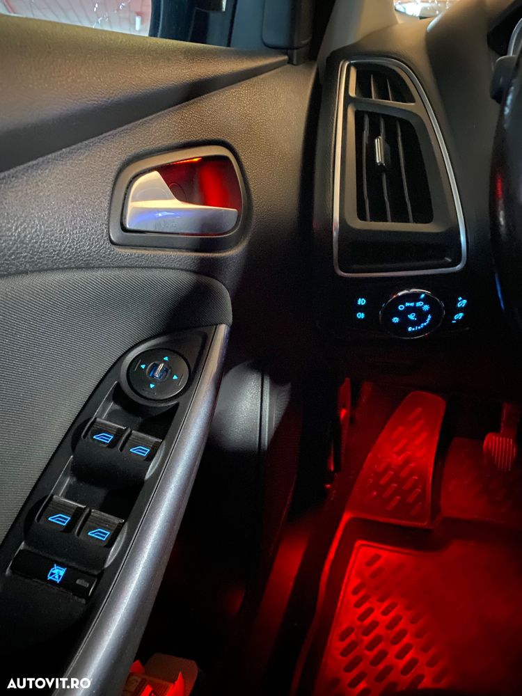 FORD Focus 2012 — imagine 8