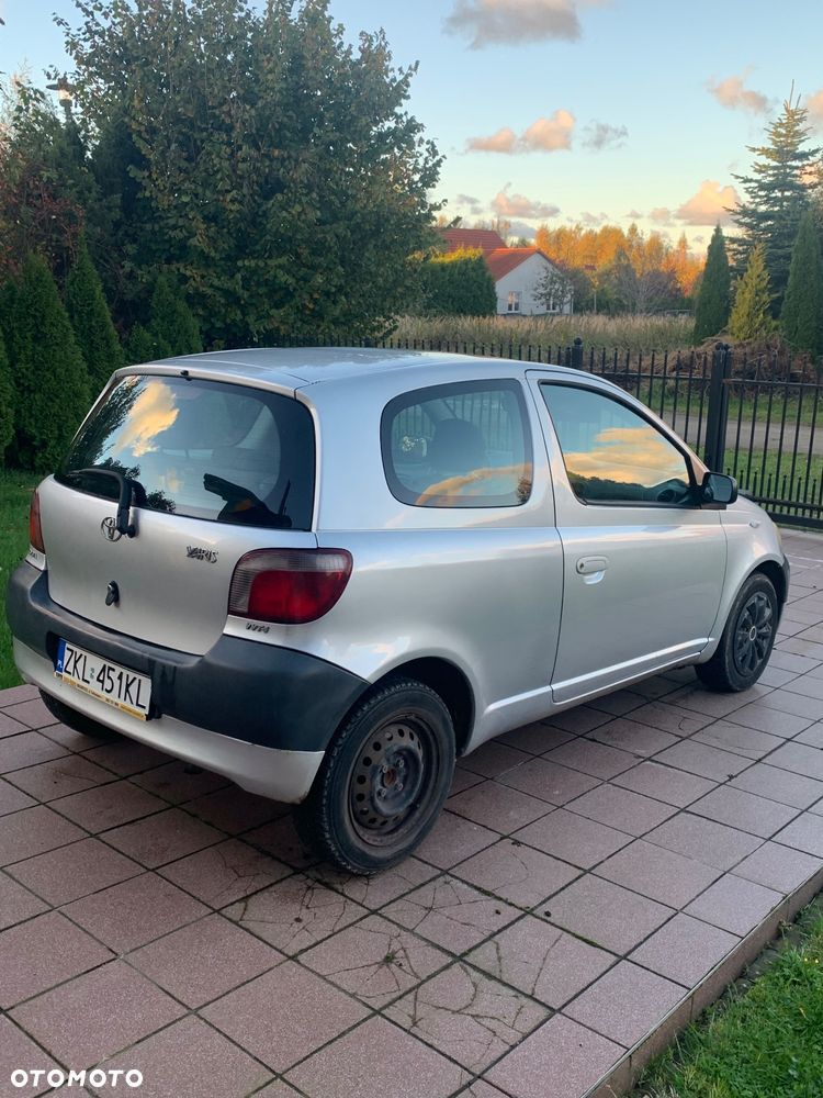 Toyota Yaris 1.0 Base - 6