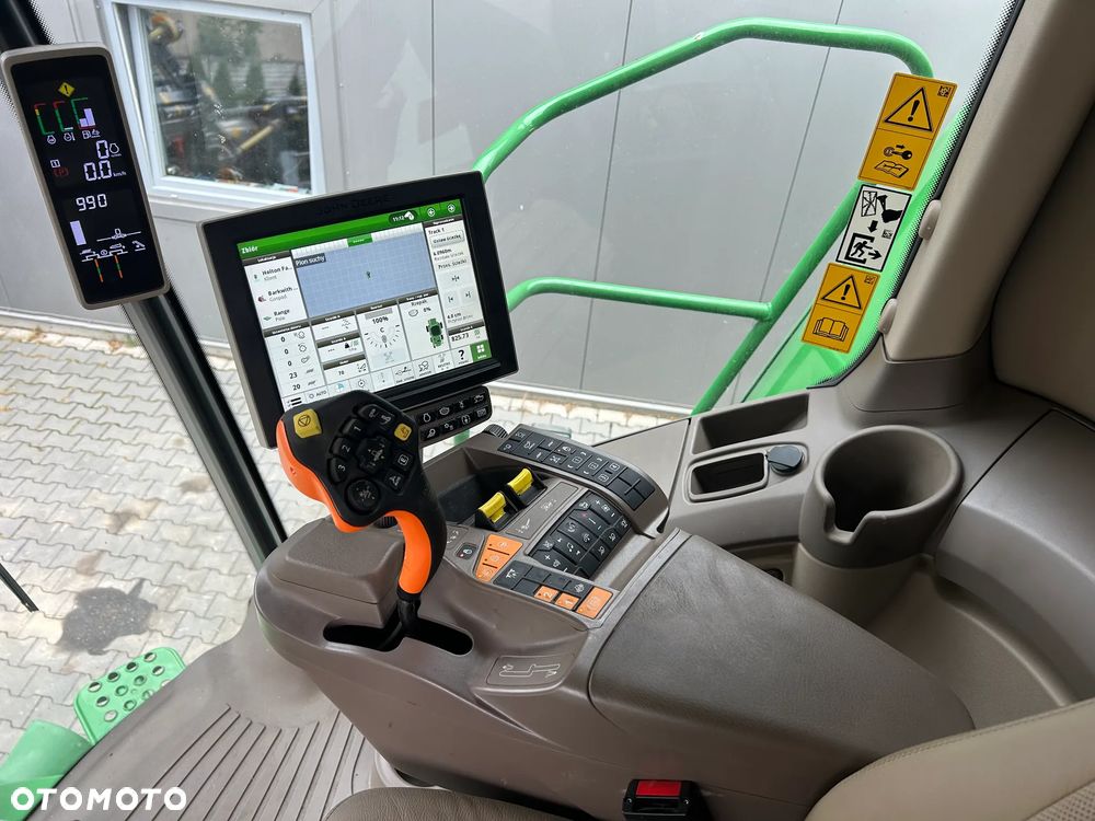 John Deere S790 - 17