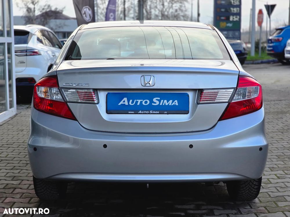 Honda Civic 1.8 i-VTEC MT Elegance Winter Pack - 6