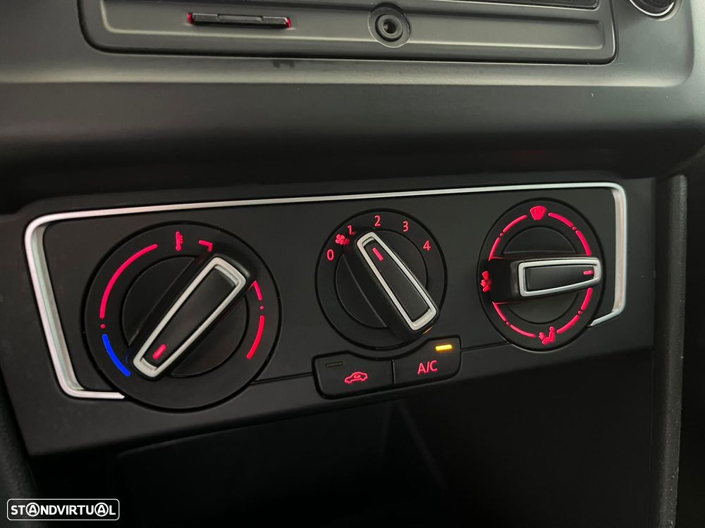 VW Polo 1.4 TDi BlueMotion - 19