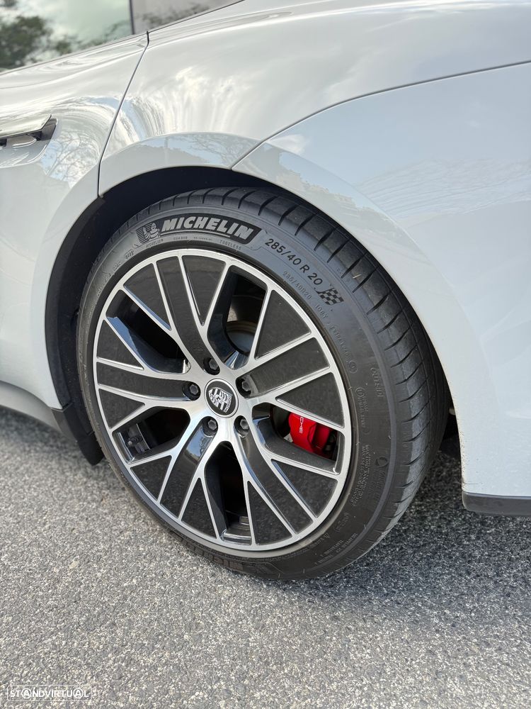 Porsche Taycan Sport Turismo 4S Black Edition - 18