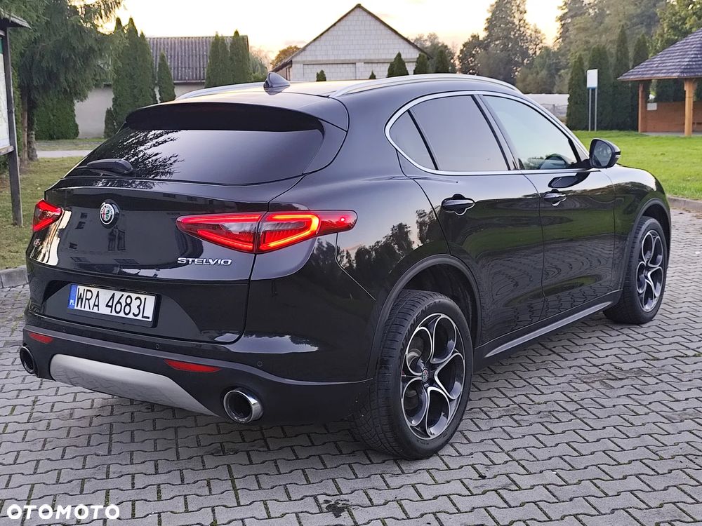 Alfa Romeo Stelvio 2.0 Turbo Tributo Italiano Q4 - 4