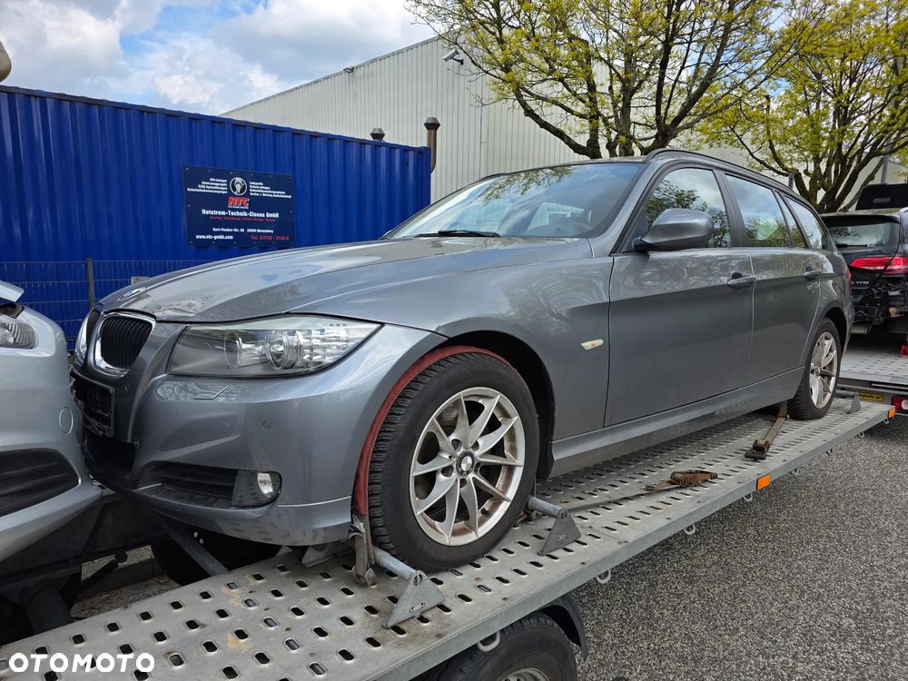 BMW Seria 3 318i Edition Exclusive - 1