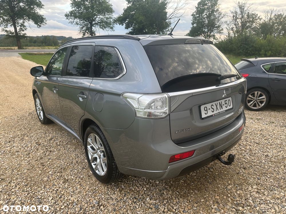 Mitsubishi Outlander Instyle NAVI + - 4