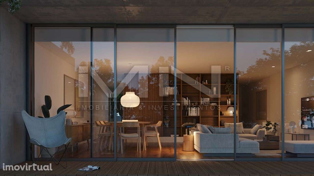 Onde o Minimalismo encontra o Mar: Moradia T3 Exclusiva em Miramar; - Grande imagem: 2/8