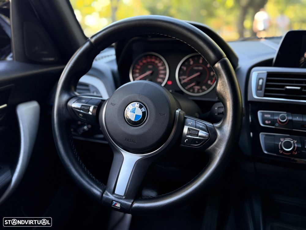 BMW 118 d Pack M - 18