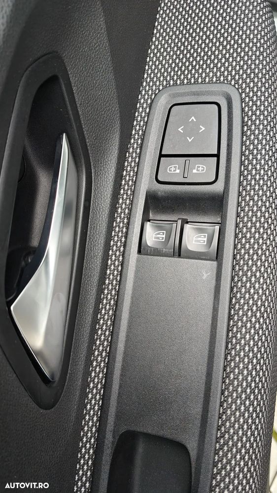 Dacia Logan TCe 90 Essential - 12