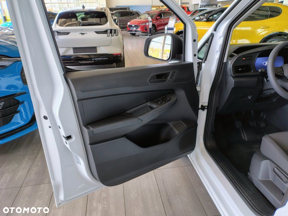 Ford Transit Connect - 11