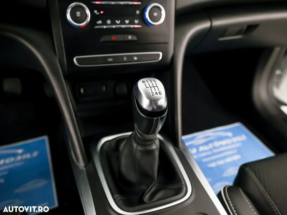 Renault Megane TCe 115 GPF LIMITED - 25