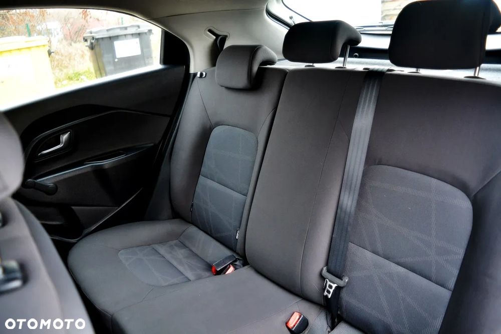 Kia Rio 1.2 Attract - 12