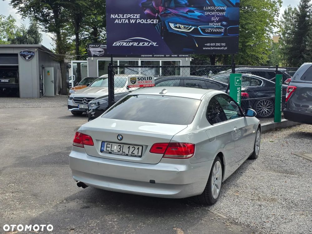 BMW Seria 3 325i - 13