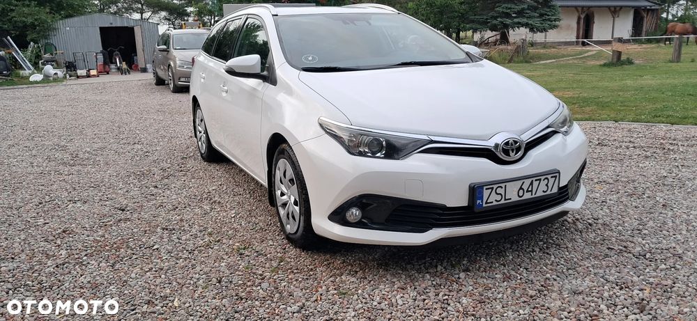 Toyota Auris - 2