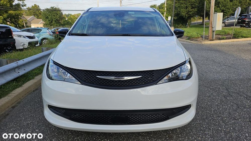 Chrysler Pacifica - 2