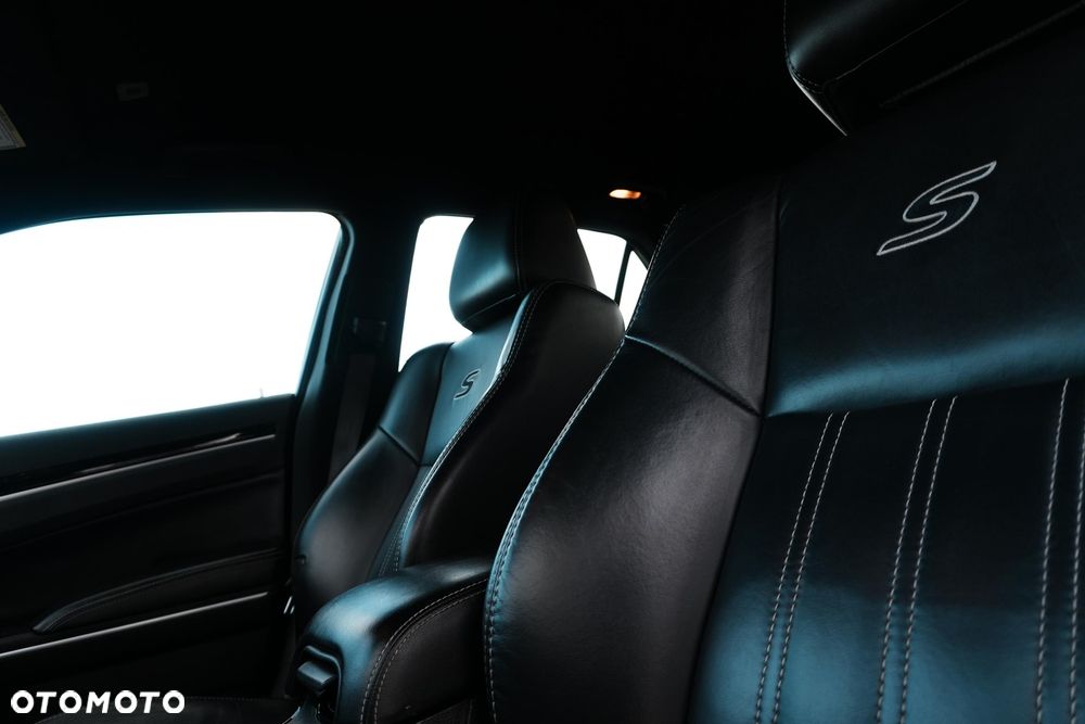 Chrysler 300 - 16