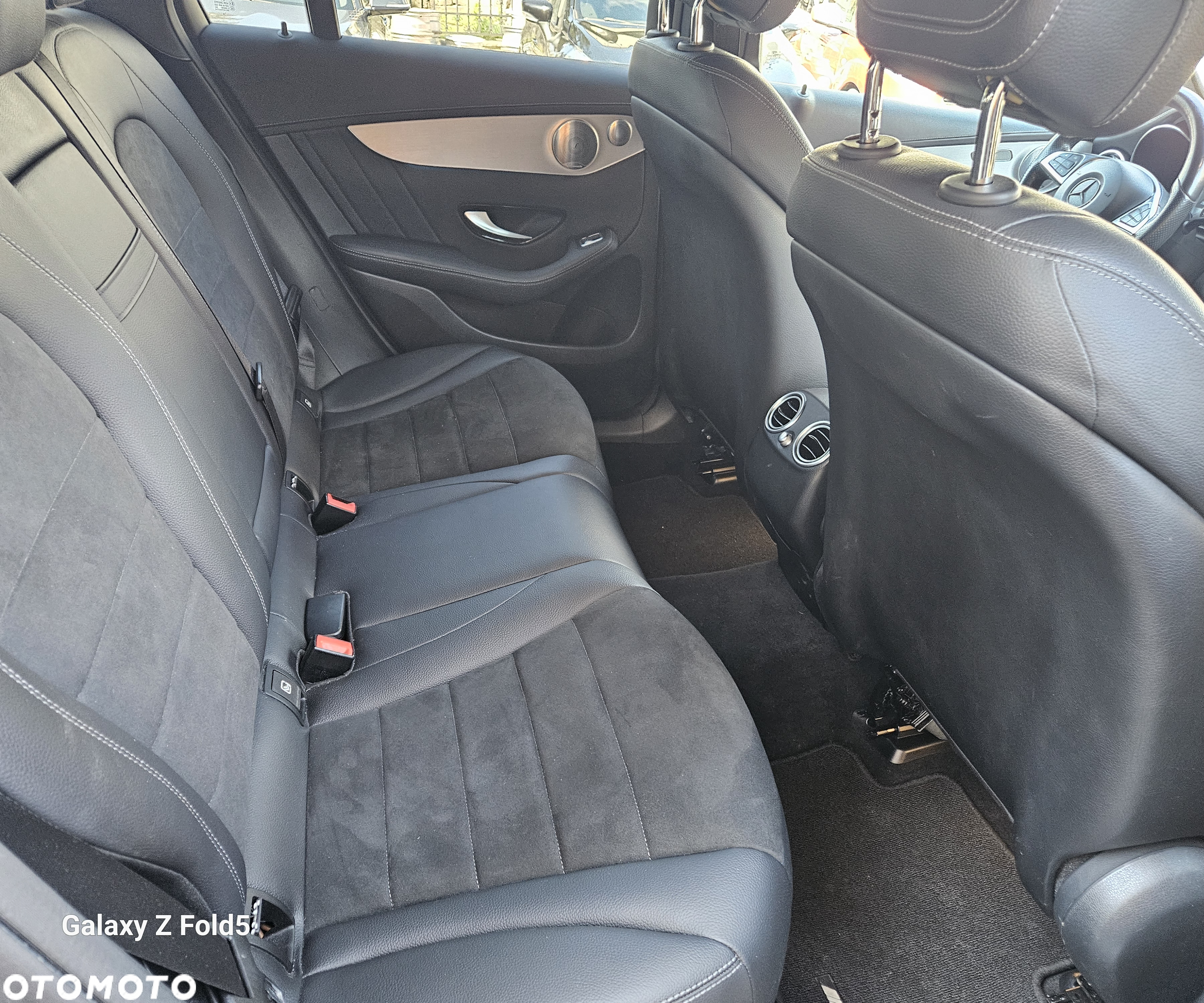 Mercedes-Benz GLC 250 d Coupe 4Matic 9G-TRONIC AMG Line - 25