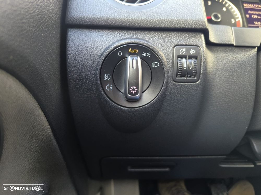 VW Golf Plus 1.6 TDi Highline - 13