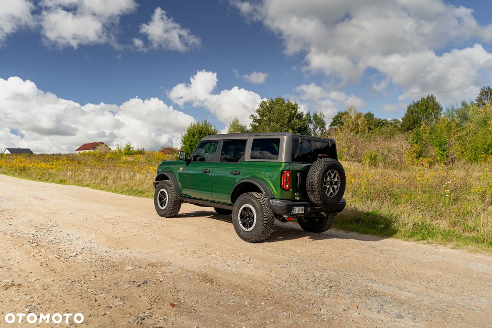 Ford Bronco - 8