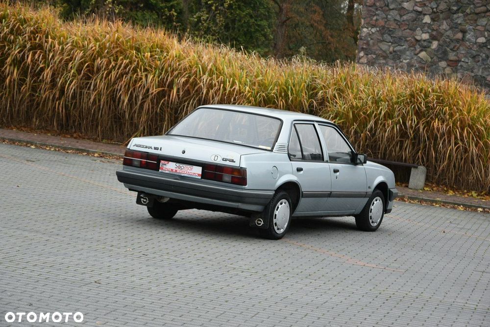 Opel Ascona 1.6 L - 5