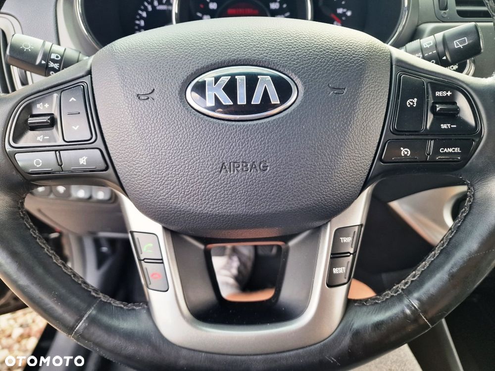 Kia Rio - 32