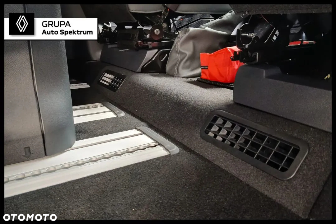 Renault Trafic SpaceClass 2.0 dCi Escapade EDC - 32