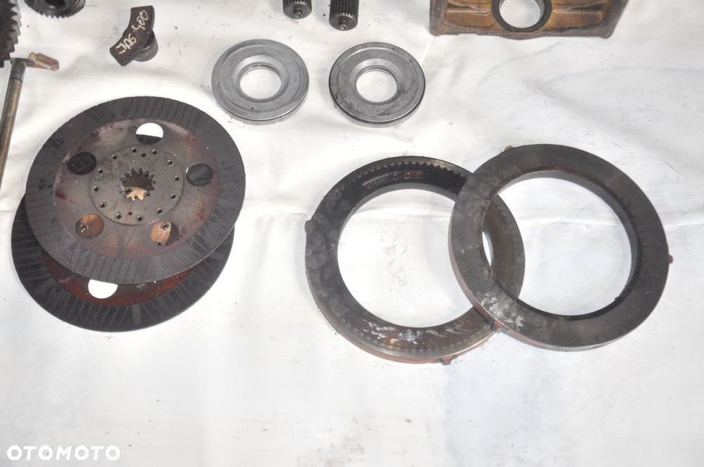 WAŁEK ZĘBATKA KOSZ KOŁO TALERZOWE JOHN DEERE 6400 - 5