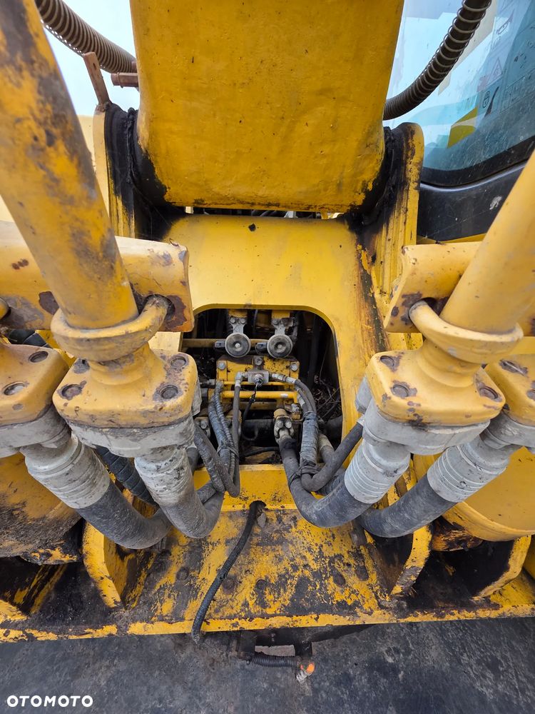 Komatsu PC240 LC8 LONG 18m - 22